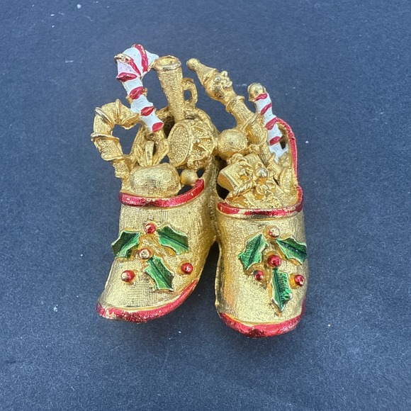 Corelle Jewelry - Christmas Slippers w Gifts Enamel COREL Vintage Gold Brooch Pin